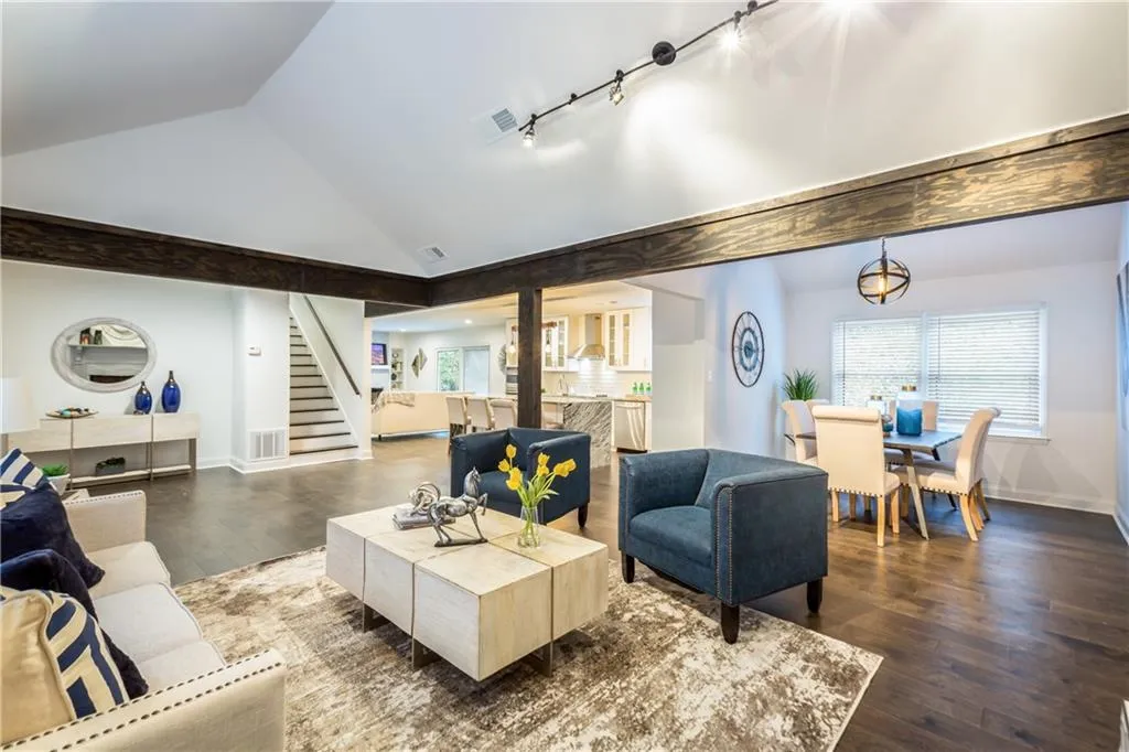 7107 Riverside Drive, Sandy Springs, Georgia 30328, 4 Bedrooms Bedrooms, ,2 BathroomsBathrooms,Residential,Sold,7107 Riverside Drive,6728276