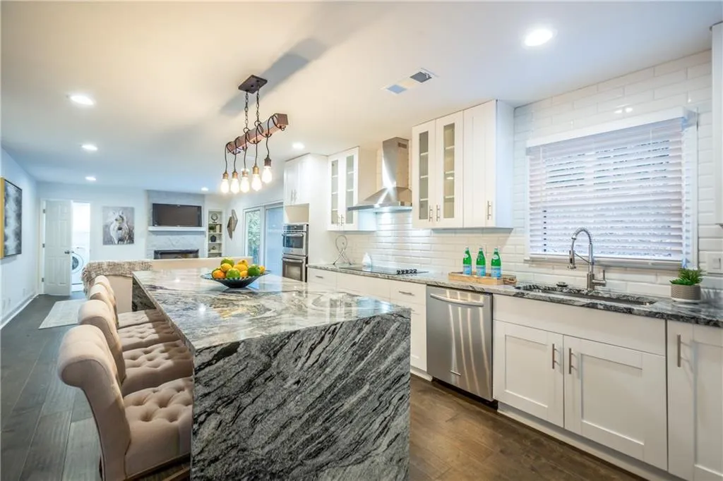 7107 Riverside Drive, Sandy Springs, Georgia 30328, 4 Bedrooms Bedrooms, ,2 BathroomsBathrooms,Residential,Sold,7107 Riverside Drive,6728276