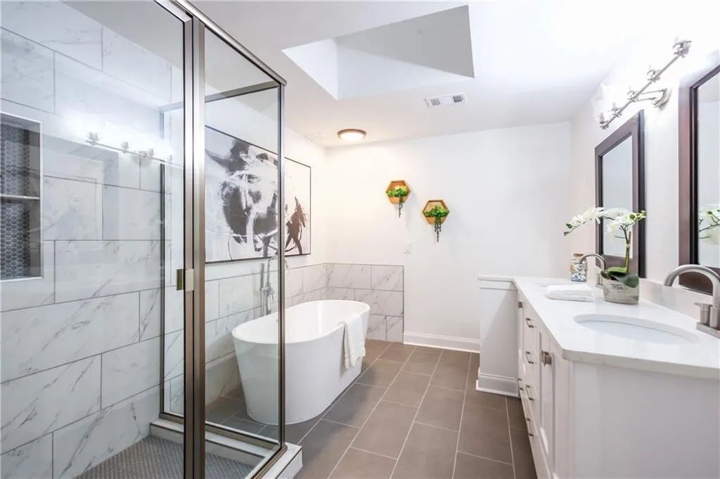 7107 Riverside Drive, Sandy Springs, Georgia 30328, 4 Bedrooms Bedrooms, ,2 BathroomsBathrooms,Residential,Sold,7107 Riverside Drive,6728276