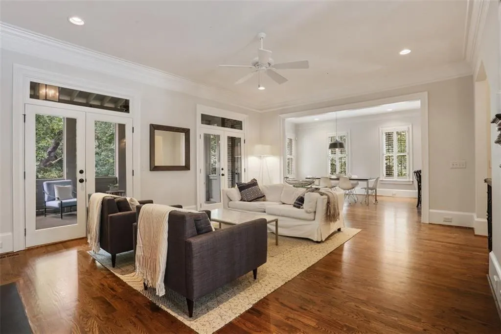 5395 High Point Manor, Atlanta, Georgia 30342, 4 Bedrooms Bedrooms, ,4 BathroomsBathrooms,Residential,Sold,5395 High Point Manor,6068133
