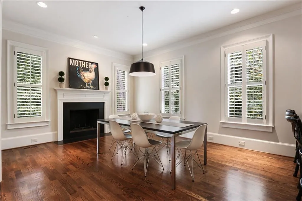 5395 High Point Manor, Atlanta, Georgia 30342, 4 Bedrooms Bedrooms, ,4 BathroomsBathrooms,Residential,Sold,5395 High Point Manor,6068133