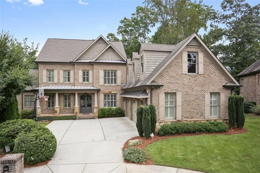 5395 High Point Manor, Atlanta, Georgia 30342, 4 Bedrooms Bedrooms, ,4 BathroomsBathrooms,Residential,Sold,5395 High Point Manor,6068133