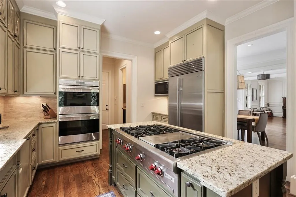 5395 High Point Manor, Atlanta, Georgia 30342, 4 Bedrooms Bedrooms, ,4 BathroomsBathrooms,Residential,Sold,5395 High Point Manor,6068133