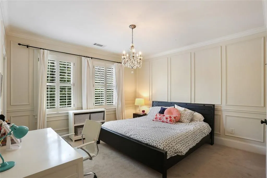 5395 High Point Manor, Atlanta, Georgia 30342, 4 Bedrooms Bedrooms, ,4 BathroomsBathrooms,Residential,Sold,5395 High Point Manor,6068133