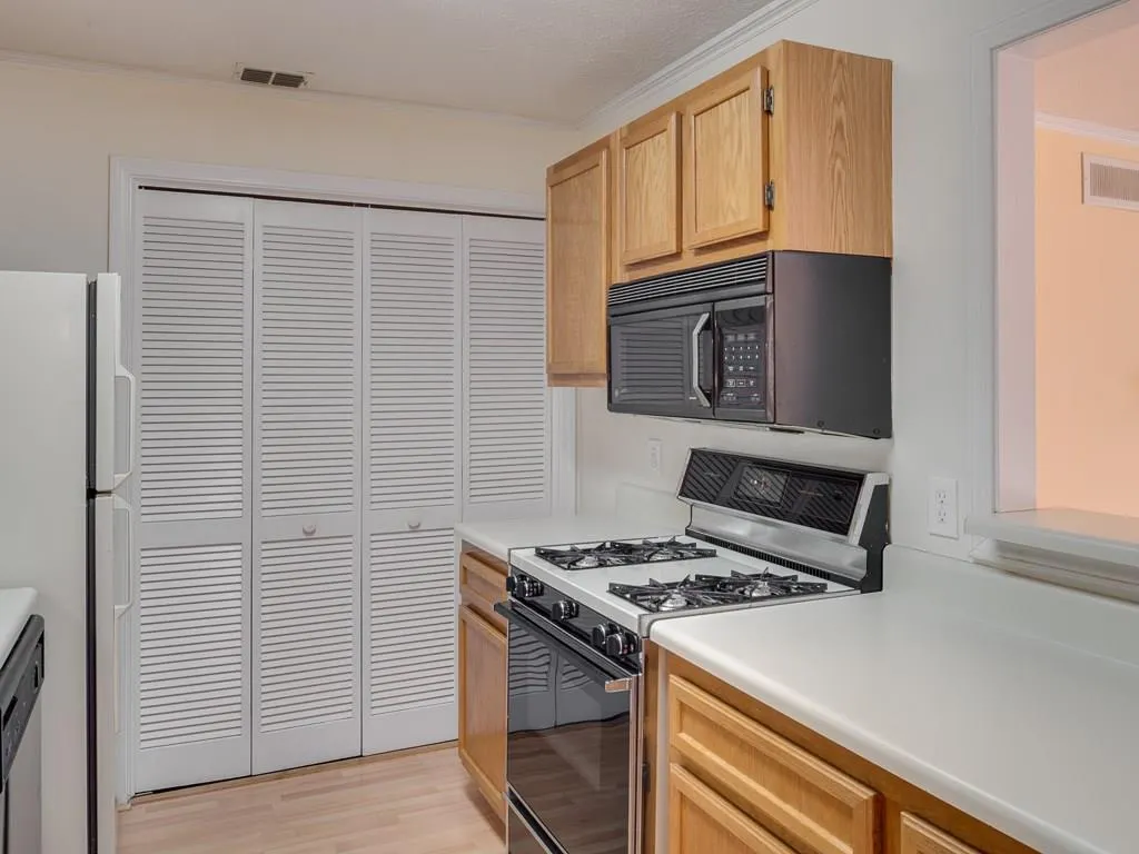 1209 Gettysburg Place, Sandy Springs, Georgia 30350, 2 Bedrooms Bedrooms, ,2 BathroomsBathrooms,Residential,Sold,1209 Gettysburg Place,6017358