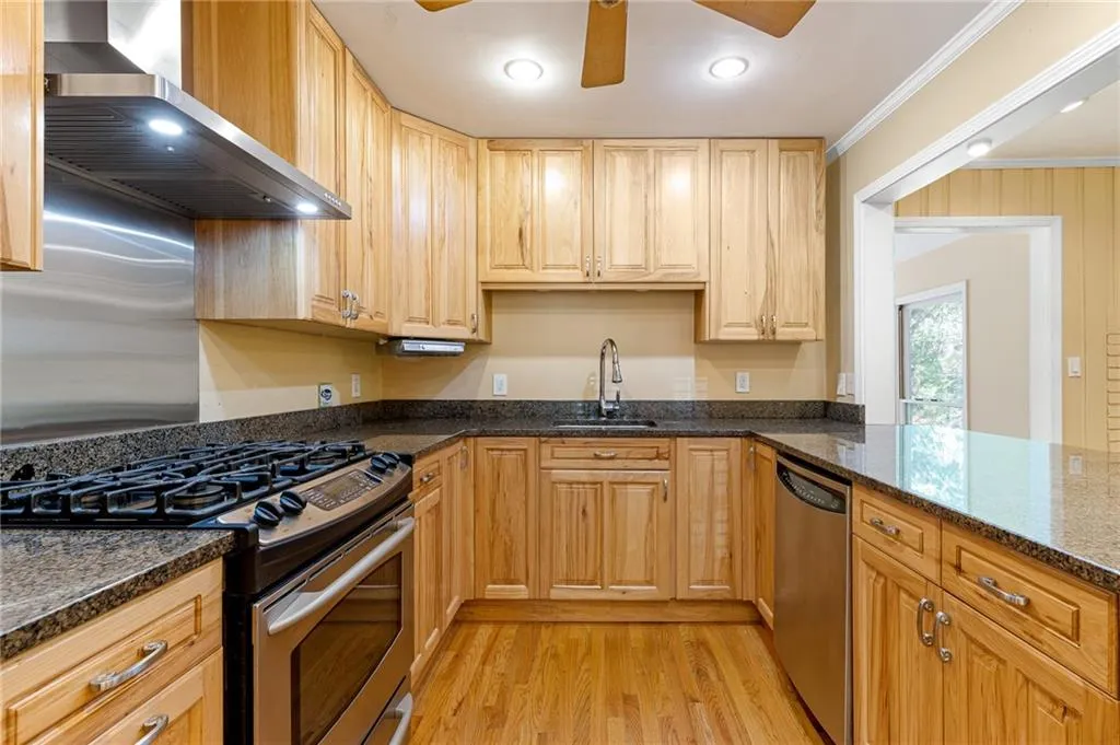 6640 Castleton Drive, Sandy Springs, Georgia 30328, 4 Bedrooms Bedrooms, ,3 BathroomsBathrooms,Residential,Sold,6640 Castleton Drive,7212846