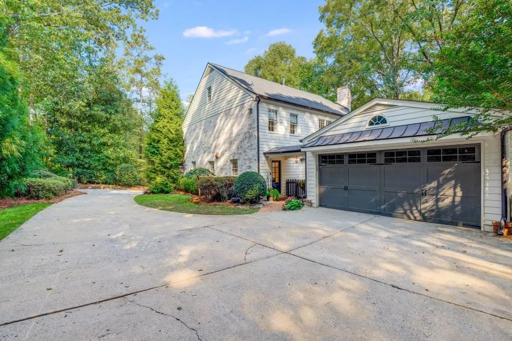 8085 Habersham Waters Road, Sandy Springs, Georgia 30350, 5 Bedrooms Bedrooms, ,4 BathroomsBathrooms,Residential,For Sale,8085 Habersham Waters Road,7652459