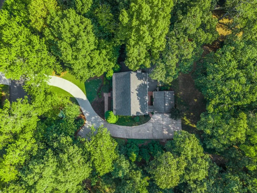 8085 Habersham Waters Road, Sandy Springs, Georgia 30350, 5 Bedrooms Bedrooms, ,4 BathroomsBathrooms,Residential,For Sale,8085 Habersham Waters Road,7652459