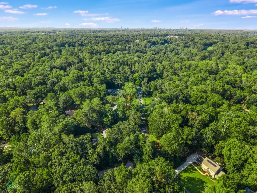 8085 Habersham Waters Road, Sandy Springs, Georgia 30350, 5 Bedrooms Bedrooms, ,4 BathroomsBathrooms,Residential,For Sale,8085 Habersham Waters Road,7652459