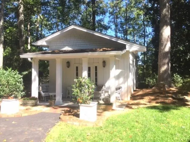 2690 Spalding Drive, Sandy Springs, Georgia 30350, 5 Bedrooms Bedrooms, ,4 BathroomsBathrooms,Residential,Sold,2690 Spalding Drive,5922257