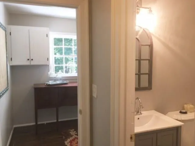 2690 Spalding Drive, Sandy Springs, Georgia 30350, 5 Bedrooms Bedrooms, ,4 BathroomsBathrooms,Residential,Sold,2690 Spalding Drive,5922257