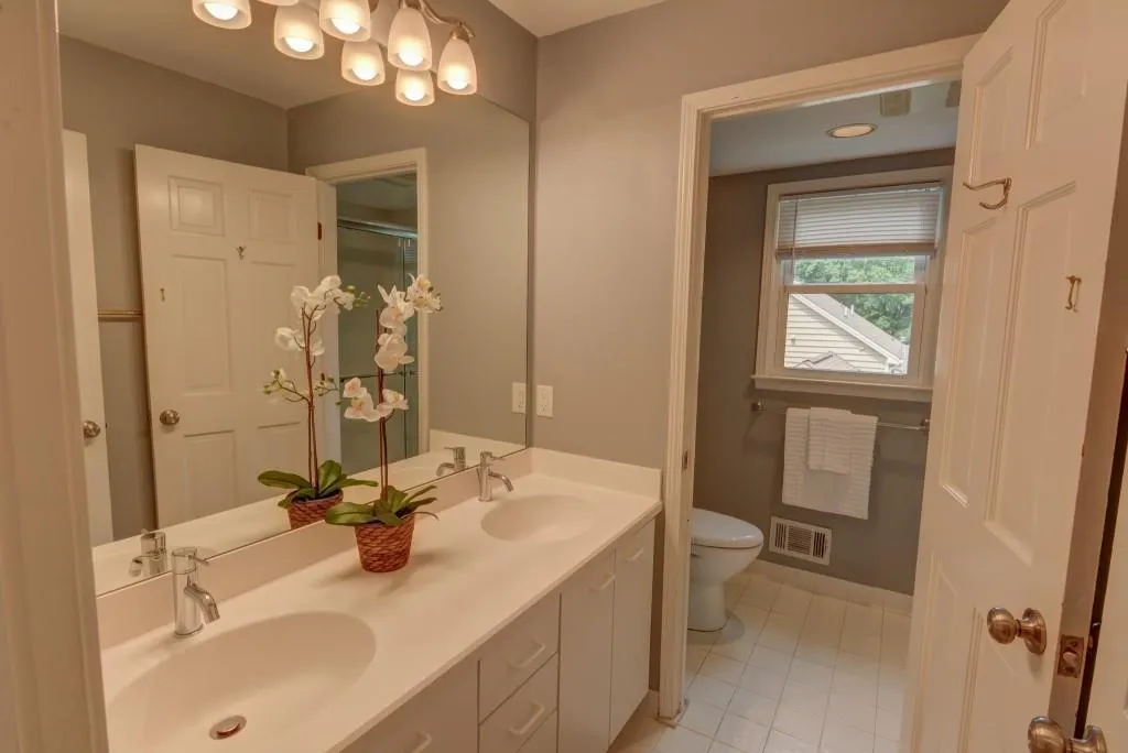 7490 Princeton Trace, Sandy Springs, Georgia 30328, 6 Bedrooms Bedrooms, ,3 BathroomsBathrooms,Residential,Sold,7490 Princeton Trace,6740015