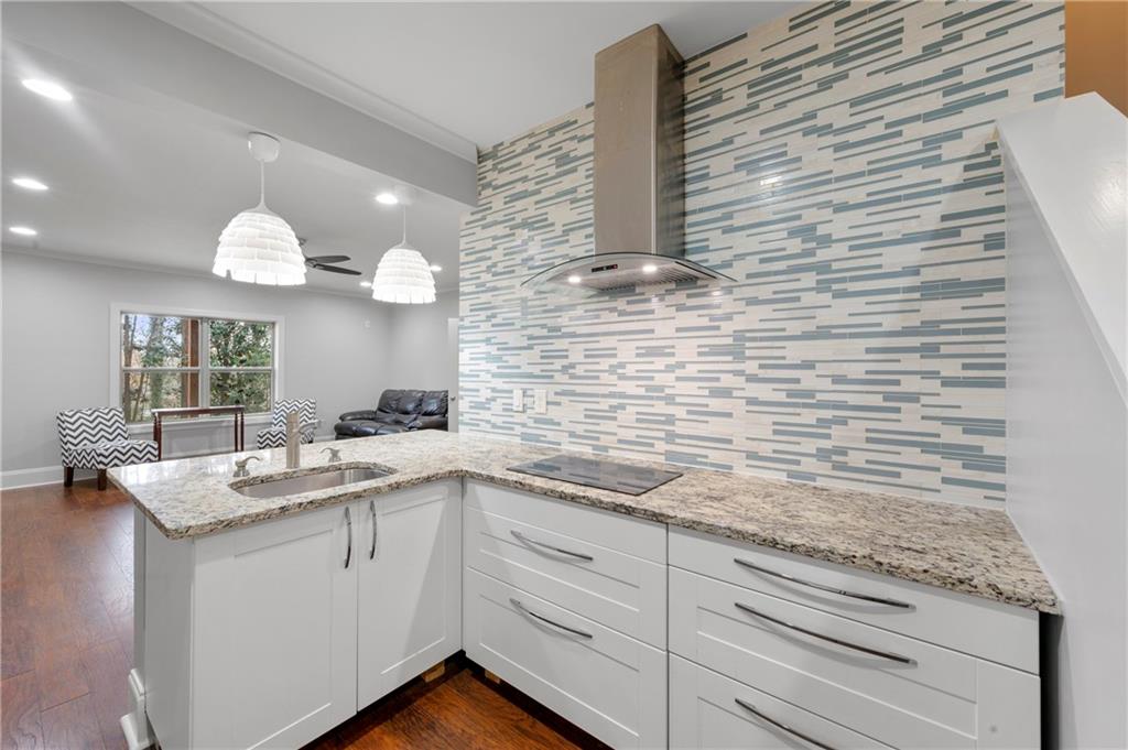 7785 HIGHLAND Bluff, Sandy Springs, Georgia 30328, 4 Bedrooms Bedrooms, ,3 BathroomsBathrooms,Residential,Sold,7785 HIGHLAND Bluff,7307251