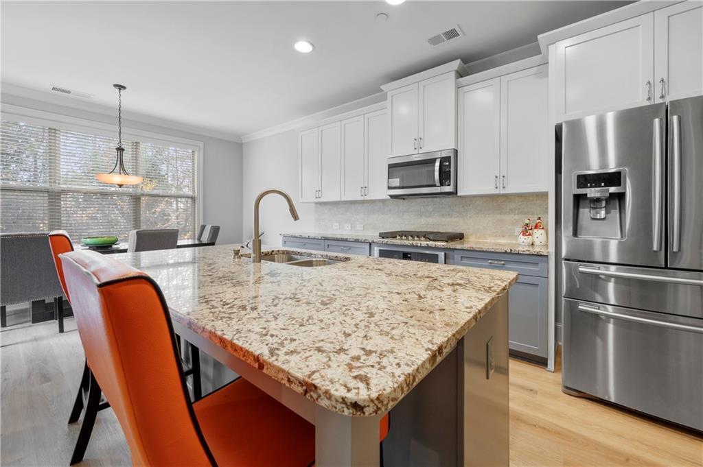 7785 HIGHLAND Bluff, Sandy Springs, Georgia 30328, 4 Bedrooms Bedrooms, ,3 BathroomsBathrooms,Residential,Sold,7785 HIGHLAND Bluff,7307251