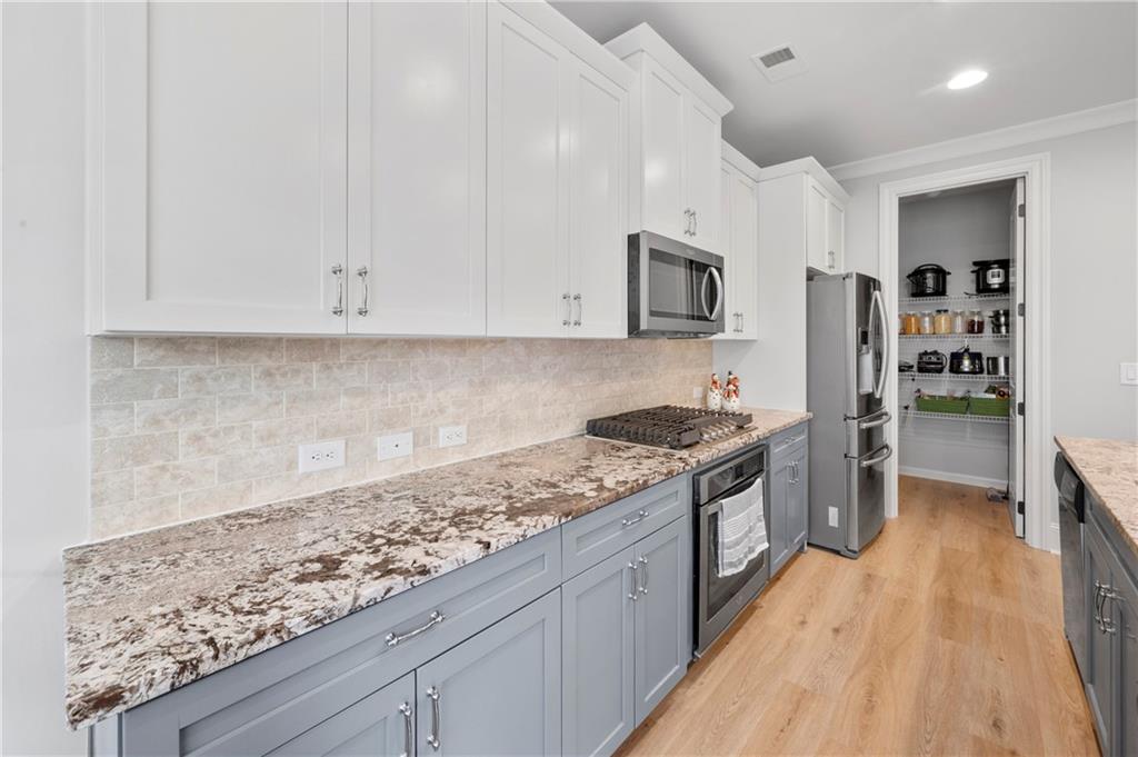 7785 HIGHLAND Bluff, Sandy Springs, Georgia 30328, 4 Bedrooms Bedrooms, ,3 BathroomsBathrooms,Residential,Sold,7785 HIGHLAND Bluff,7307251