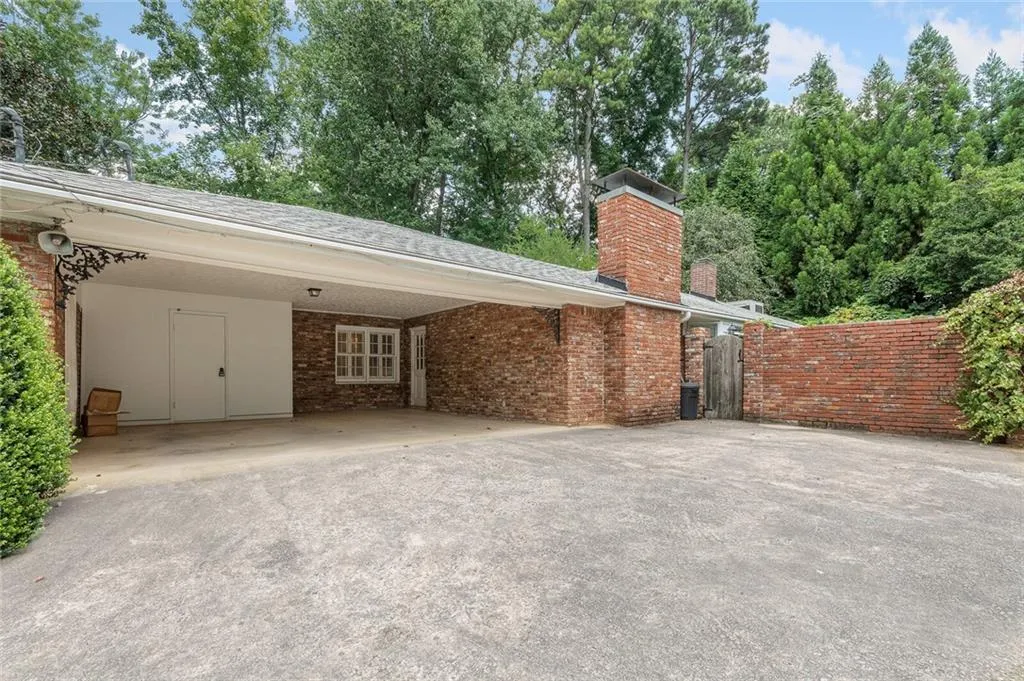 5795 Brookgreen Road, Sandy Springs, Georgia 30328, 4 Bedrooms Bedrooms, ,3 BathroomsBathrooms,Residential,Sold,5795 Brookgreen Road,6926569