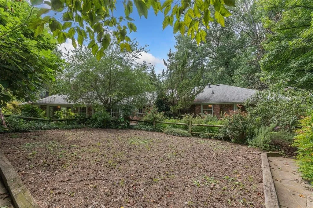 5795 Brookgreen Road, Sandy Springs, Georgia 30328, 4 Bedrooms Bedrooms, ,3 BathroomsBathrooms,Residential,Sold,5795 Brookgreen Road,6926569