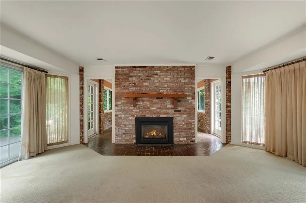 5795 Brookgreen Road, Sandy Springs, Georgia 30328, 4 Bedrooms Bedrooms, ,3 BathroomsBathrooms,Residential,Sold,5795 Brookgreen Road,6926569