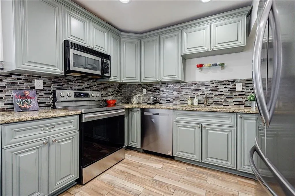 1106 Hampton Way Ne, Atlanta, Georgia 30324, 3 Bedrooms Bedrooms, ,2 BathroomsBathrooms,Residential,For Sale,1106 Hampton Way Ne,7646058