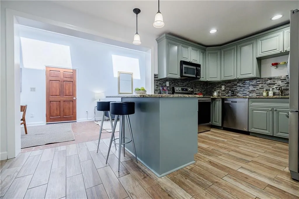 1106 Hampton Way Ne, Atlanta, Georgia 30324, 3 Bedrooms Bedrooms, ,2 BathroomsBathrooms,Residential,For Sale,1106 Hampton Way Ne,7646058