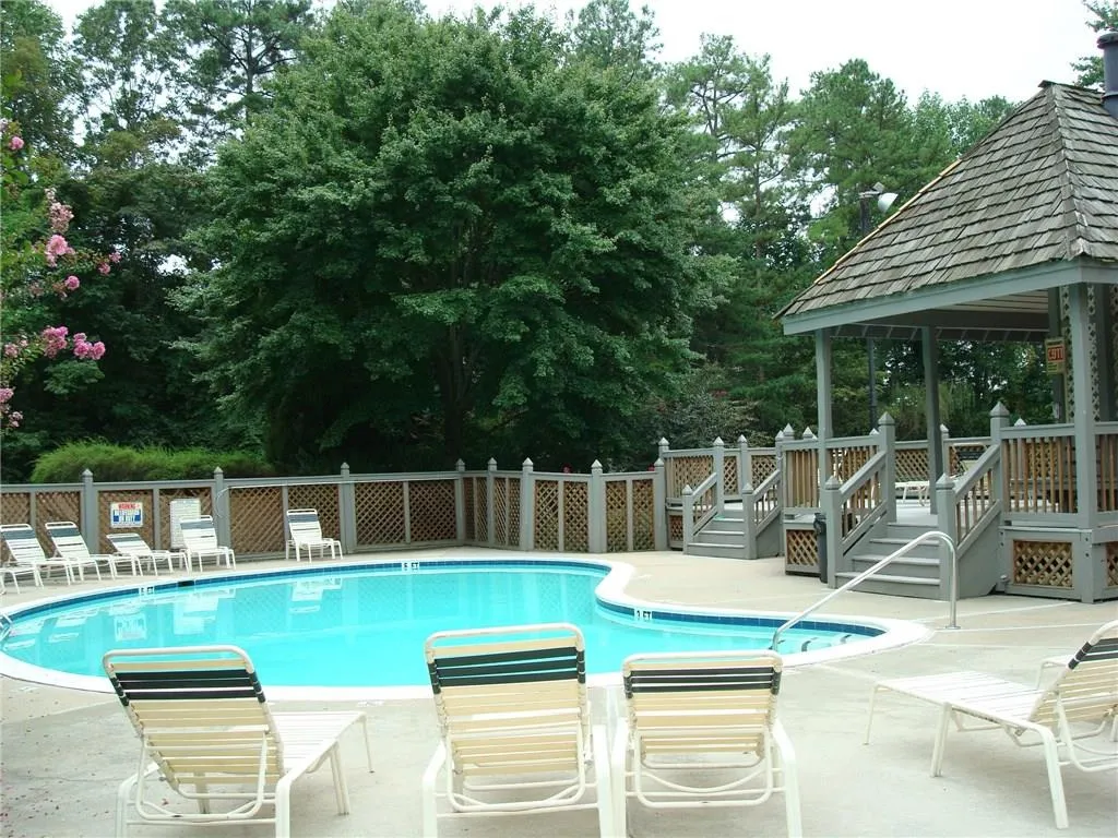 201 Abingdon Way Unit 201, Sandy Springs, Georgia 30328, 1 Bedroom Bedrooms, ,1 BathroomBathrooms,Residential,Sold,201 Abingdon Way Unit 201,5934940