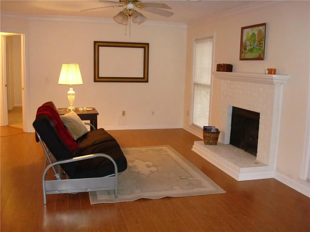 201 Abingdon Way Unit 201, Sandy Springs, Georgia 30328, 1 Bedroom Bedrooms, ,1 BathroomBathrooms,Residential,Sold,201 Abingdon Way Unit 201,5934940