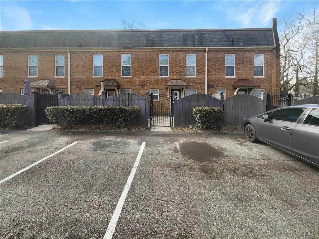 165 N River Drive Unit G, Atlanta, Georgia 30350, 2 Bedrooms Bedrooms, ,2 BathroomsBathrooms,Residential,For Sale,165 N River Drive Unit G,7543197