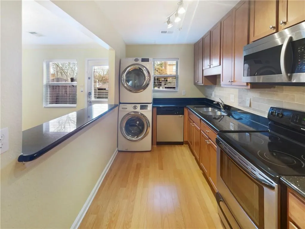165 N River Drive Unit G, Atlanta, Georgia 30350, 2 Bedrooms Bedrooms, ,2 BathroomsBathrooms,Residential,For Sale,165 N River Drive Unit G,7543197