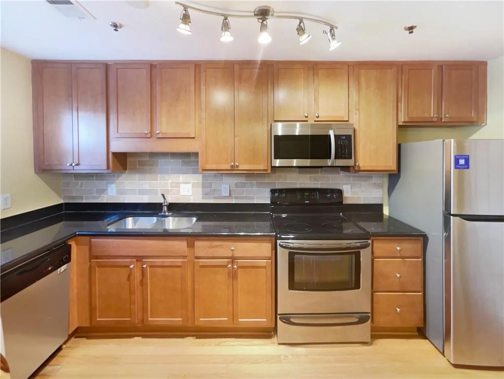 165 N River Drive Unit G, Atlanta, Georgia 30350, 2 Bedrooms Bedrooms, ,2 BathroomsBathrooms,Residential,For Sale,165 N River Drive Unit G,7543197