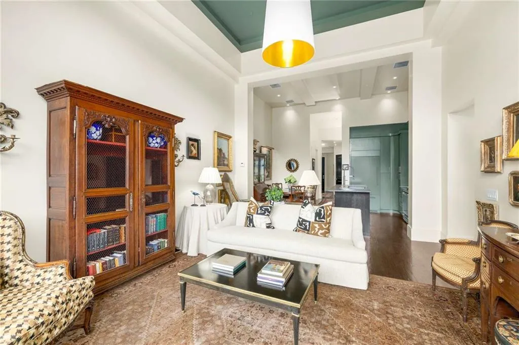 2660 Peachtree Road Nw Unit 4g, Atlanta, Georgia 30305, 2 Bedrooms Bedrooms, ,2 BathroomsBathrooms,Residential,For Sale,2660 Peachtree Road Nw Unit 4g,7639230