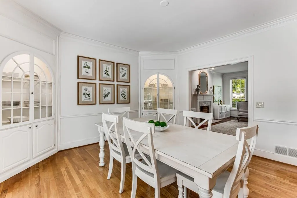 5560 Arundel Drive, Sandy Springs, Georgia 30327, 5 Bedrooms Bedrooms, ,4 BathroomsBathrooms,Residential,Sold,5560 Arundel Drive,7066266