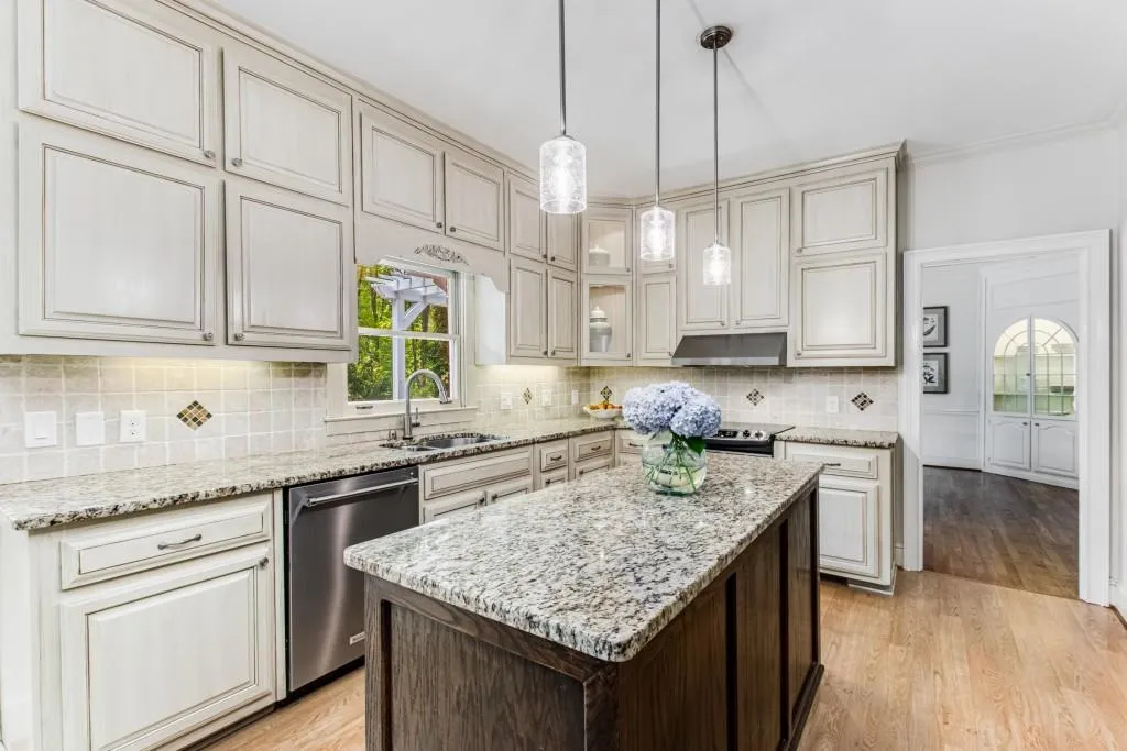 5560 Arundel Drive, Sandy Springs, Georgia 30327, 5 Bedrooms Bedrooms, ,4 BathroomsBathrooms,Residential,Sold,5560 Arundel Drive,7066266