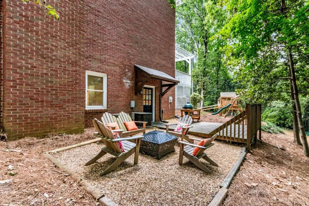 5560 Arundel Drive, Sandy Springs, Georgia 30327, 5 Bedrooms Bedrooms, ,4 BathroomsBathrooms,Residential,Sold,5560 Arundel Drive,7066266