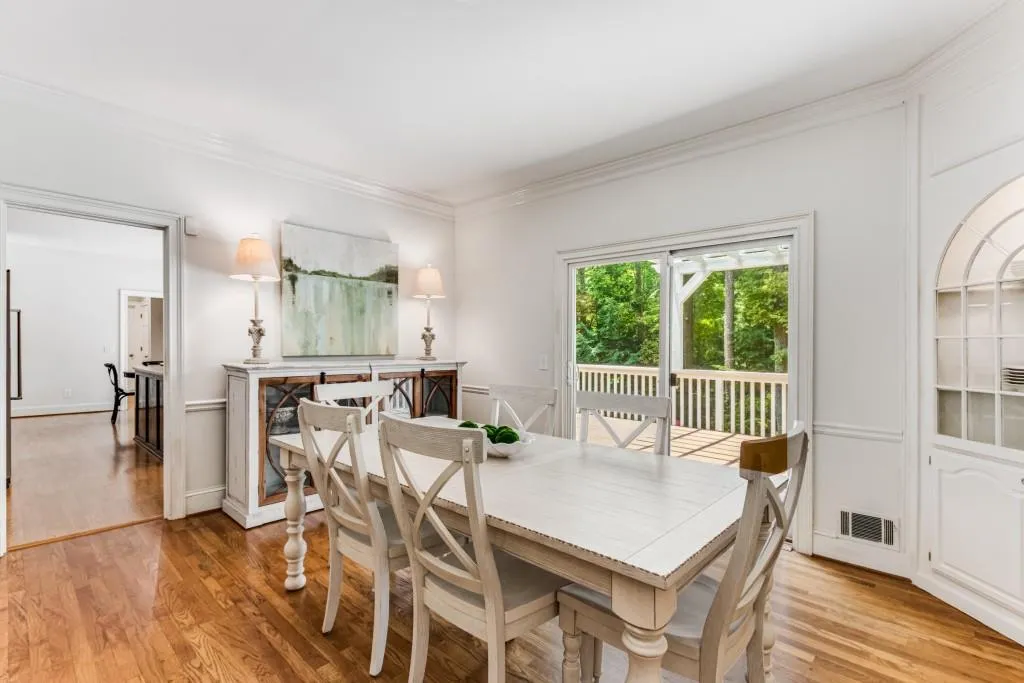 5560 Arundel Drive, Sandy Springs, Georgia 30327, 5 Bedrooms Bedrooms, ,4 BathroomsBathrooms,Residential,Sold,5560 Arundel Drive,7066266