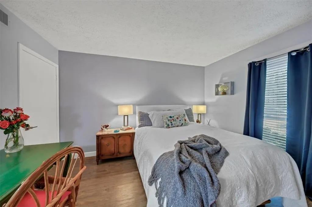 5135 Roswell Road Unit 1, Sandy Springs, Georgia 30342, 2 Bedrooms Bedrooms, ,2 BathroomsBathrooms,Residential,Sold,5135 Roswell Road Unit 1,7108353