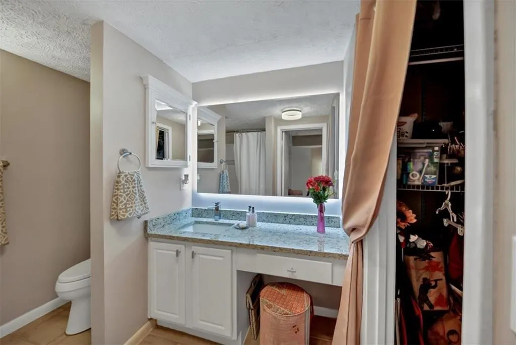 5135 Roswell Road Unit 1, Sandy Springs, Georgia 30342, 2 Bedrooms Bedrooms, ,2 BathroomsBathrooms,Residential,Sold,5135 Roswell Road Unit 1,7108353