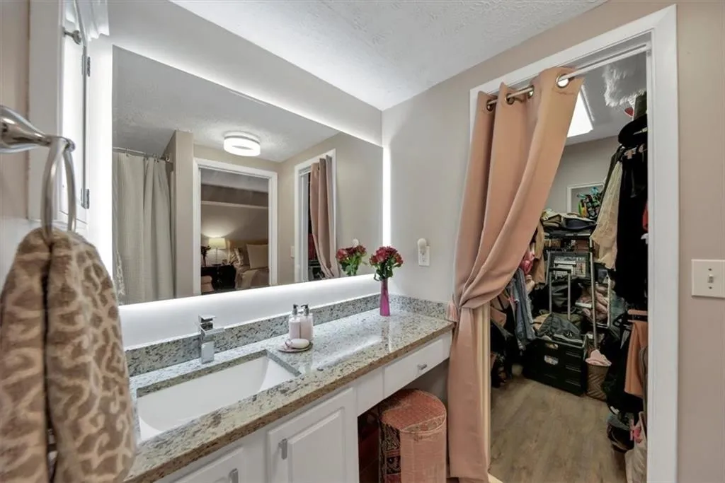 5135 Roswell Road Unit 1, Sandy Springs, Georgia 30342, 2 Bedrooms Bedrooms, ,2 BathroomsBathrooms,Residential,Sold,5135 Roswell Road Unit 1,7108353