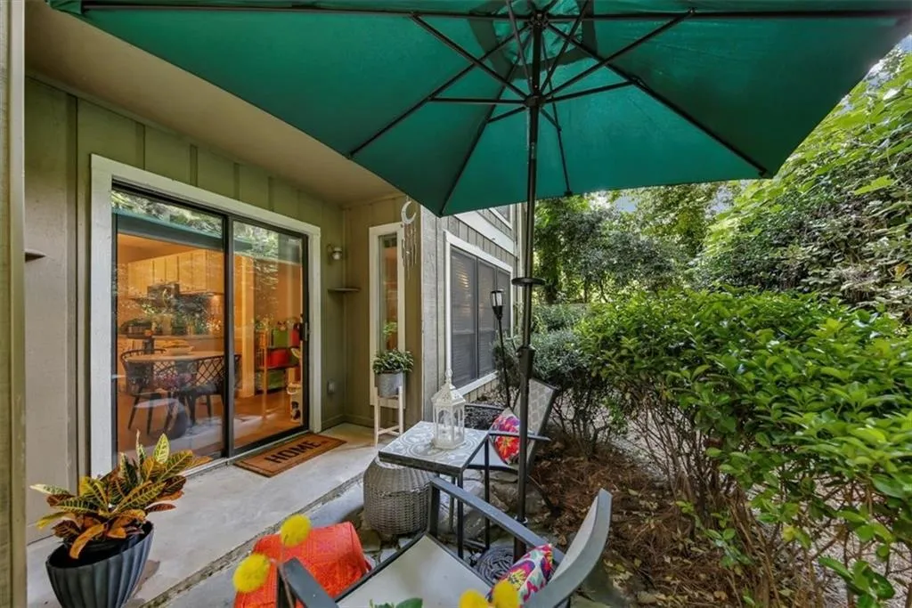 5135 Roswell Road Unit 1, Sandy Springs, Georgia 30342, 2 Bedrooms Bedrooms, ,2 BathroomsBathrooms,Residential,Sold,5135 Roswell Road Unit 1,7108353