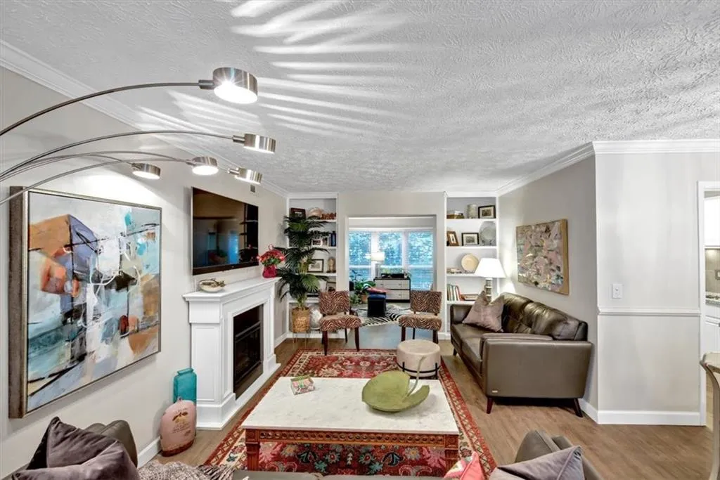 5135 Roswell Road Unit 1, Sandy Springs, Georgia 30342, 2 Bedrooms Bedrooms, ,2 BathroomsBathrooms,Residential,Sold,5135 Roswell Road Unit 1,7108353