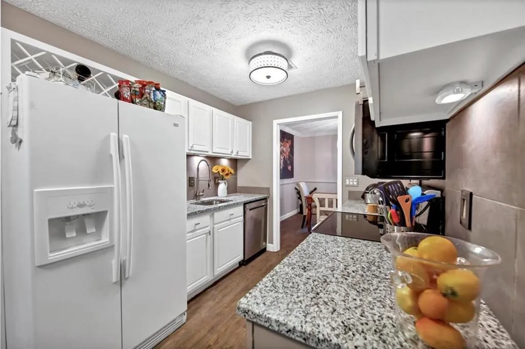 5135 Roswell Road Unit 1, Sandy Springs, Georgia 30342, 2 Bedrooms Bedrooms, ,2 BathroomsBathrooms,Residential,Sold,5135 Roswell Road Unit 1,7108353