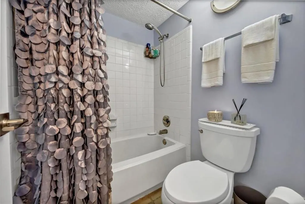 5135 Roswell Road Unit 1, Sandy Springs, Georgia 30342, 2 Bedrooms Bedrooms, ,2 BathroomsBathrooms,Residential,Sold,5135 Roswell Road Unit 1,7108353