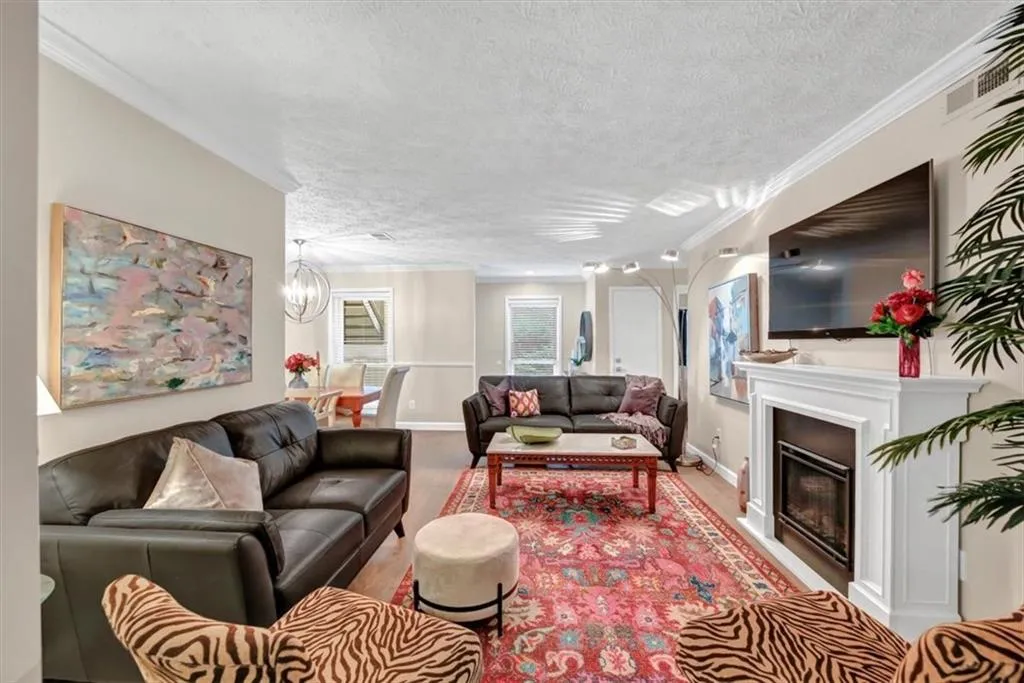 5135 Roswell Road Unit 1, Sandy Springs, Georgia 30342, 2 Bedrooms Bedrooms, ,2 BathroomsBathrooms,Residential,Sold,5135 Roswell Road Unit 1,7108353