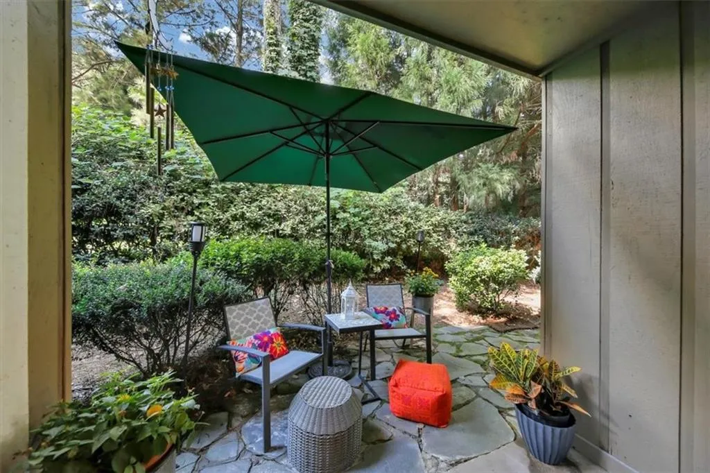 5135 Roswell Road Unit 1, Sandy Springs, Georgia 30342, 2 Bedrooms Bedrooms, ,2 BathroomsBathrooms,Residential,Sold,5135 Roswell Road Unit 1,7108353