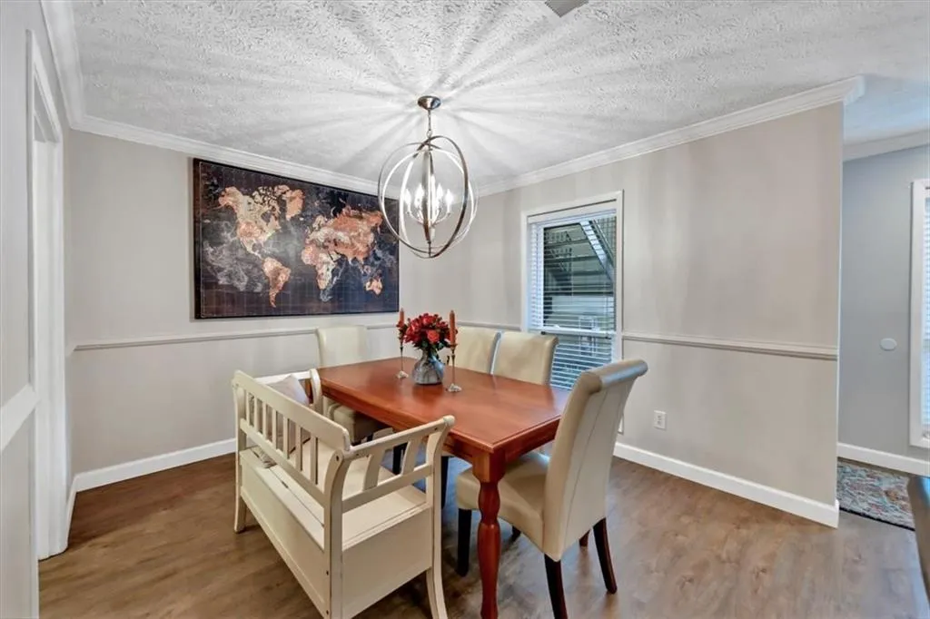 5135 Roswell Road Unit 1, Sandy Springs, Georgia 30342, 2 Bedrooms Bedrooms, ,2 BathroomsBathrooms,Residential,Sold,5135 Roswell Road Unit 1,7108353