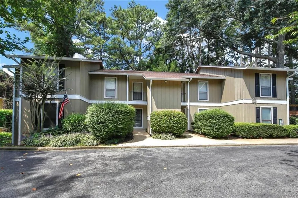 5135 Roswell Road Unit 1, Sandy Springs, Georgia 30342, 2 Bedrooms Bedrooms, ,2 BathroomsBathrooms,Residential,Sold,5135 Roswell Road Unit 1,7108353