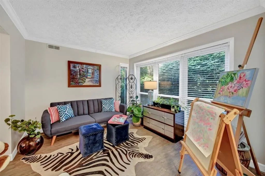 5135 Roswell Road Unit 1, Sandy Springs, Georgia 30342, 2 Bedrooms Bedrooms, ,2 BathroomsBathrooms,Residential,Sold,5135 Roswell Road Unit 1,7108353