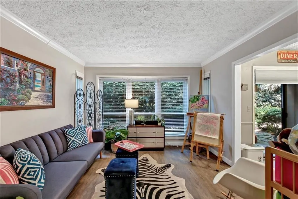 5135 Roswell Road Unit 1, Sandy Springs, Georgia 30342, 2 Bedrooms Bedrooms, ,2 BathroomsBathrooms,Residential,Sold,5135 Roswell Road Unit 1,7108353