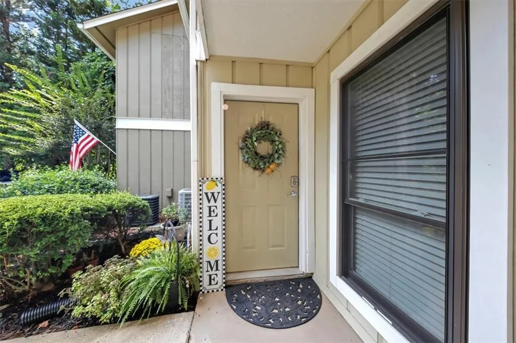 5135 Roswell Road Unit 1, Sandy Springs, Georgia 30342, 2 Bedrooms Bedrooms, ,2 BathroomsBathrooms,Residential,Sold,5135 Roswell Road Unit 1,7108353