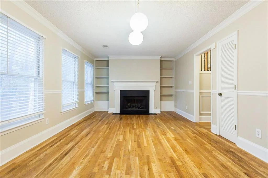 230 Peachtree Hollow Court Unit 19, Atlanta, Georgia 30328, 2 Bedrooms Bedrooms, ,2 BathroomsBathrooms,Residential,Sold,230 Peachtree Hollow Court Unit 19,6599685