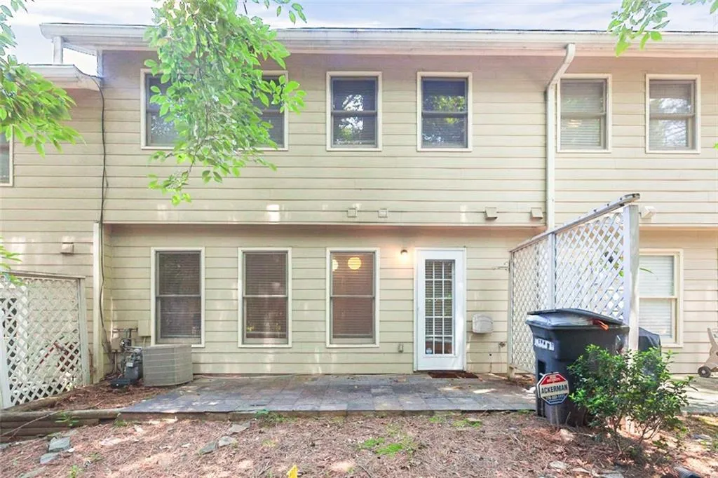 230 Peachtree Hollow Court Unit 19, Atlanta, Georgia 30328, 2 Bedrooms Bedrooms, ,2 BathroomsBathrooms,Residential,Sold,230 Peachtree Hollow Court Unit 19,6599685